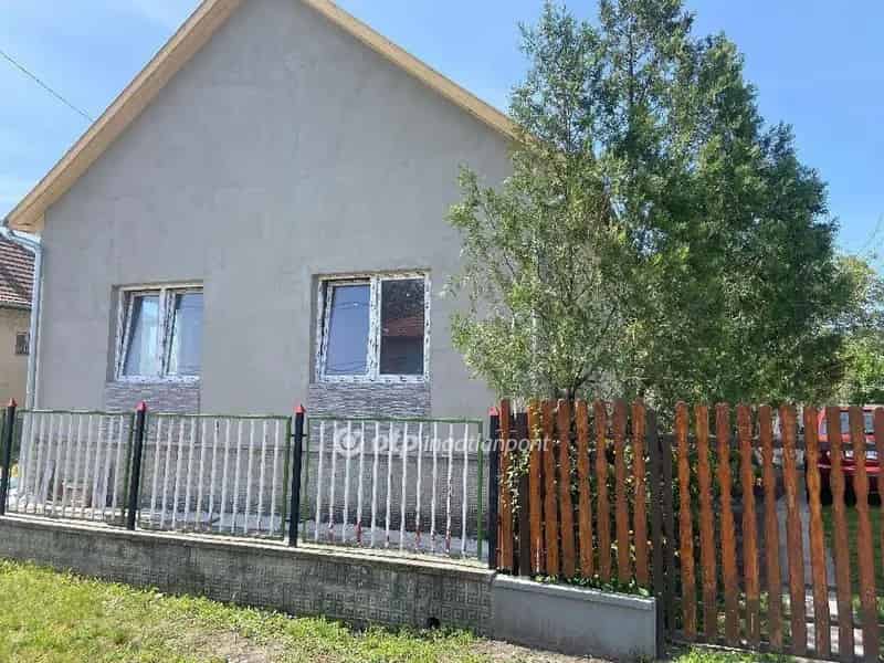 Ház Kiadó , Szolnoki járás, Alföld és Észak