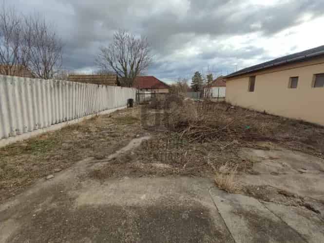 Poroszlói eladó telek, T035275