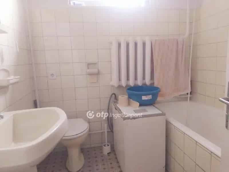 85 5 m2 Hajduhadhazi csalad haz elado pince garazzal kerttel