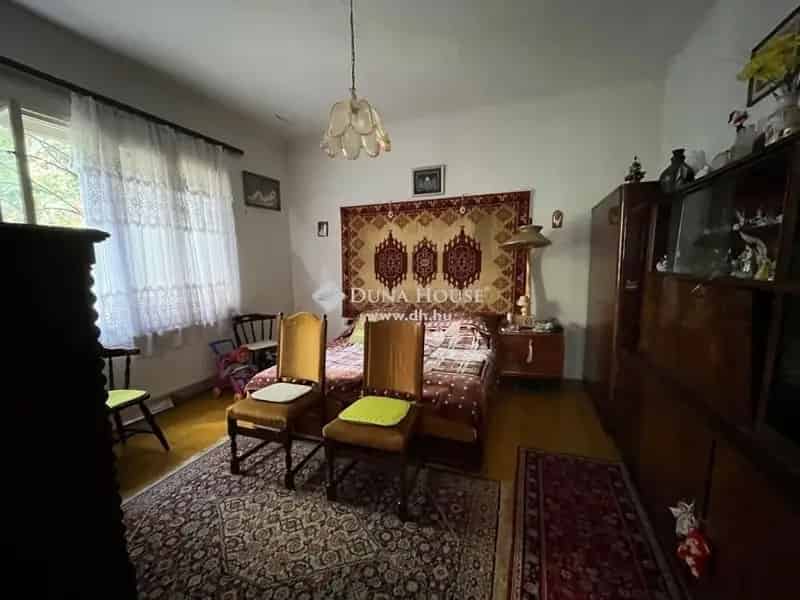 Telek Kiadó , Budapest, Közép-Magyarország