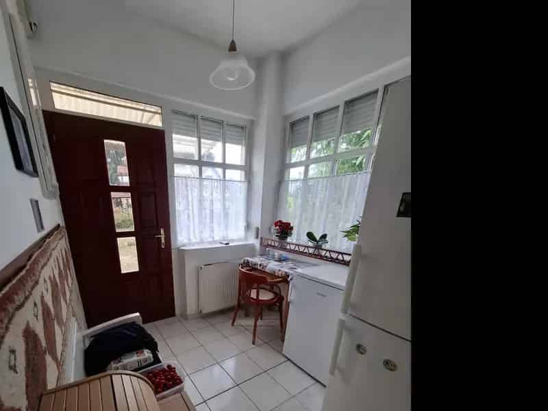 Ház Kiadó , Tápiószecső, Közép-Magyarország