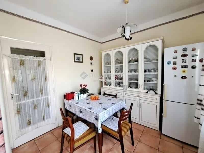 Ház Kiadó , Budapest, Közép-Magyarország