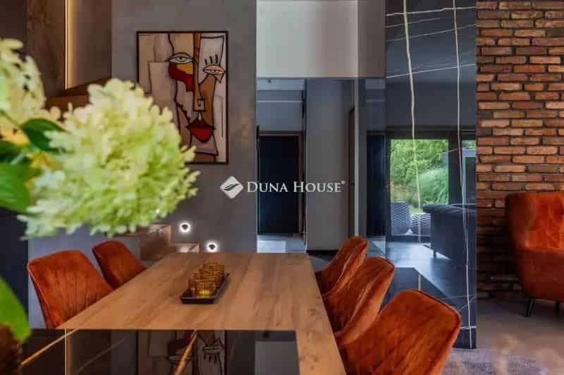 Ház Kiadó , Pilisvörösvári járás, Közép-Magyarország