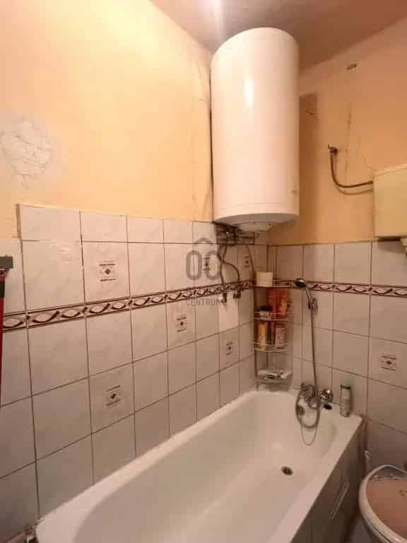 Ház Kiadó , Budapest, Közép-Magyarország