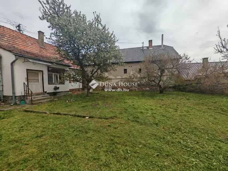 Ház Eladó , Kesztölc, Dunántúl