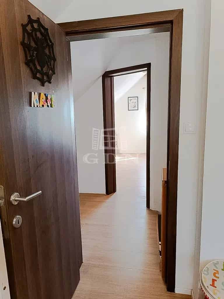 Ház Kiadó , Gödöllői járás, Közép-Magyarország