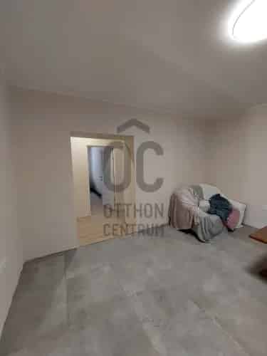 Bajai eladó lakás, DLK077310