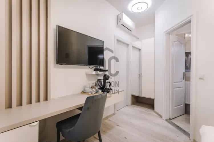 Győri eladó kereskedelmi ingatlan, UZ015666