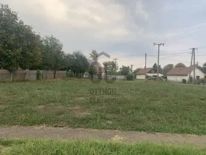 Tiszafüredi eladó telek, T031934