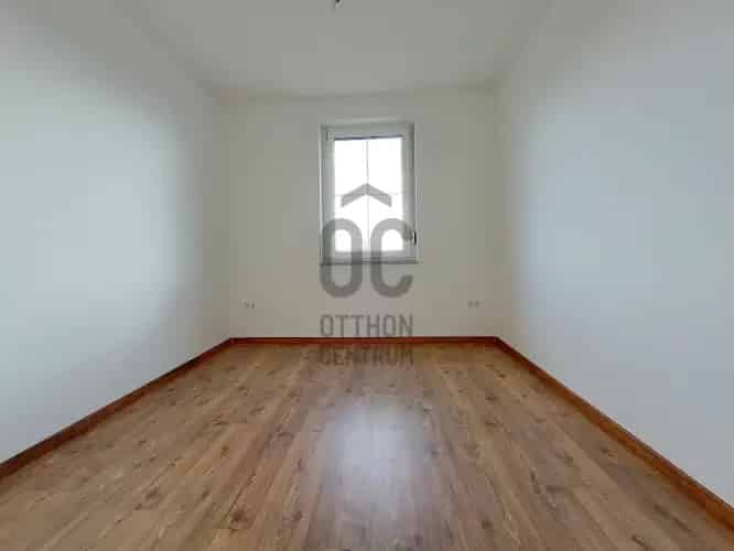 Balatongyöröki eladó újépítésű családi ház, U0047450