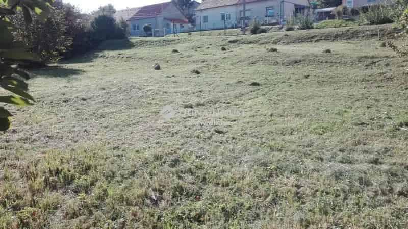 Telek Eladó , Komló, Dunántúl