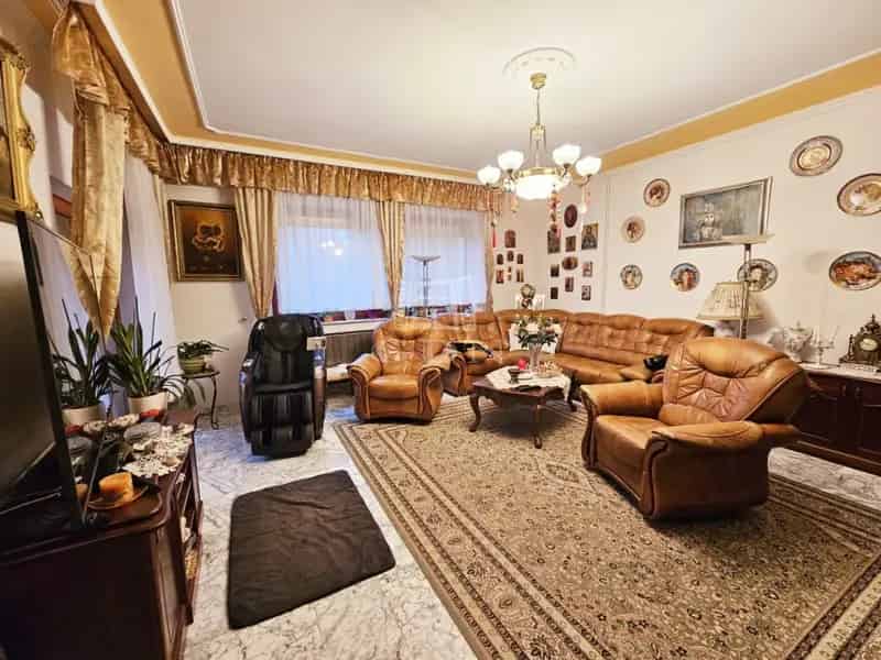 Ház Kiadó , Ráckeve, Közép-Magyarország