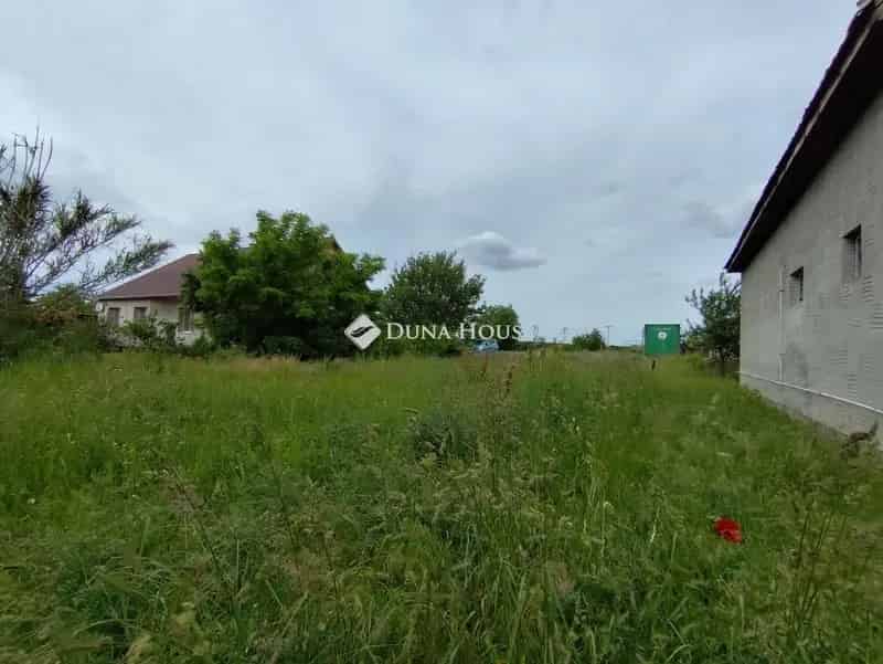 Telek Kiadó , Gyáli járás, Közép-Magyarország