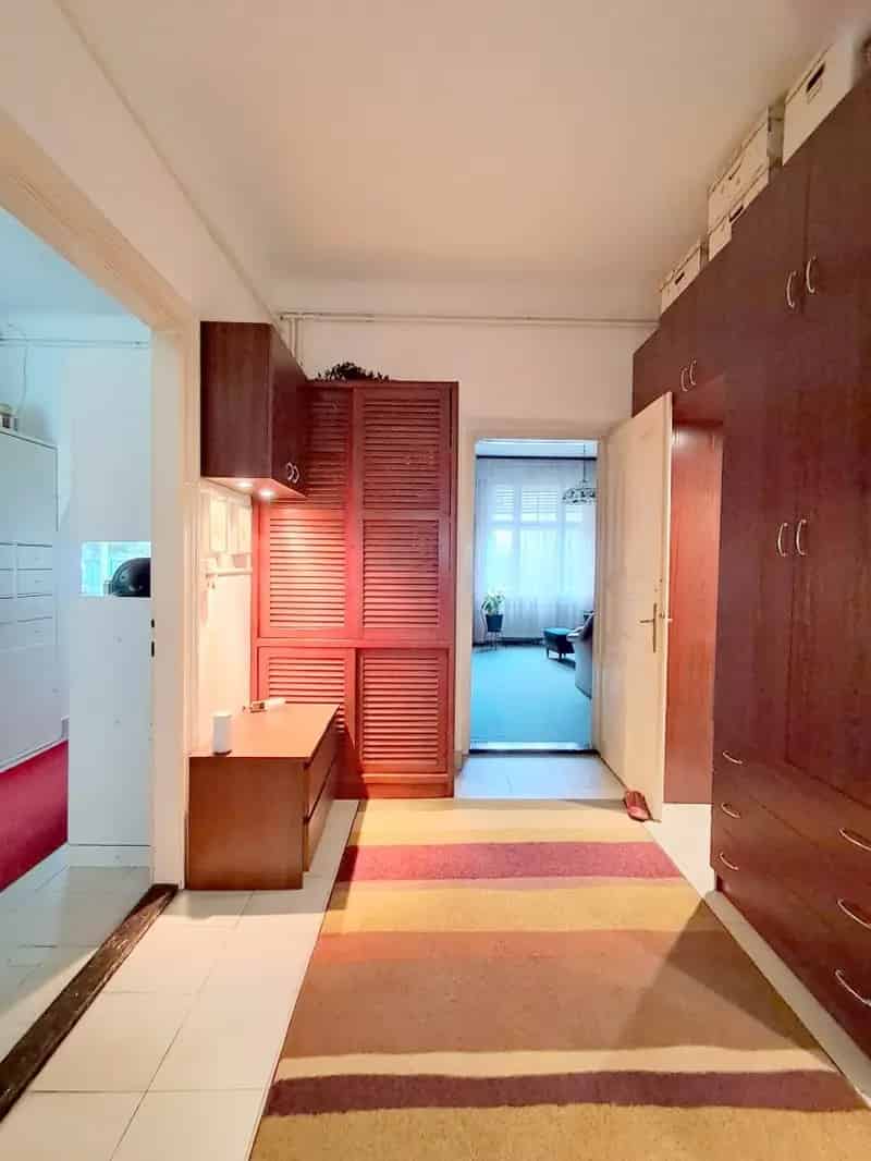 Ház Kiadó , Budapest, Közép-Magyarország