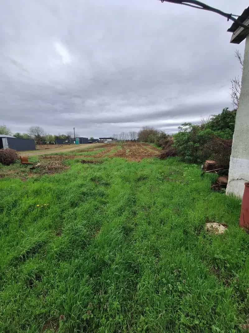 Óriási Telek Borbányán - Befektetőknek és Kivitelezőknek