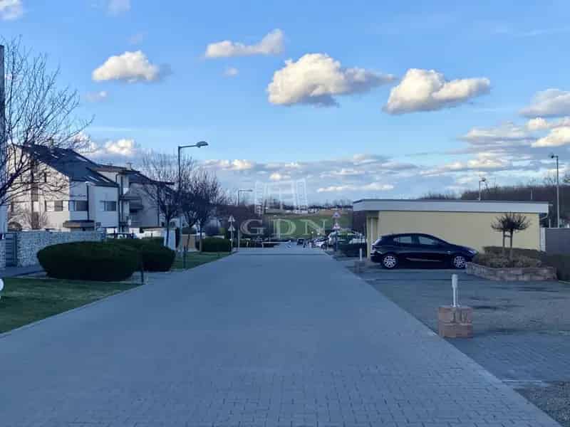 Lakás Kiadó , Gróf Almássy utca, Gyömrő, Közép-Magyarország