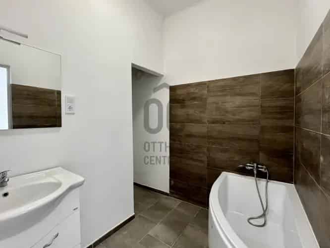 Budapest IV. kerületi eladó sorház, H499386