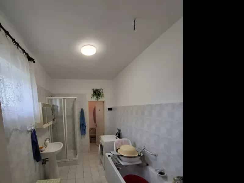 Ház Kiadó , Encsi járás, Alföld és Észak