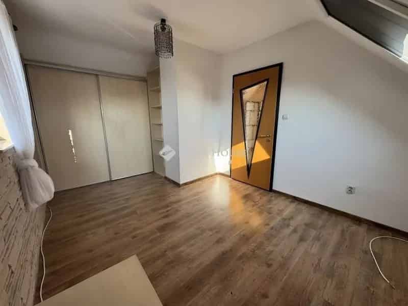 Ház Kiadó , Érdi járás, Közép-Magyarország