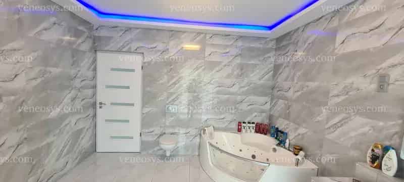 Eladó  a Rómaifürdön egy luxus -exkluziv modern családiház