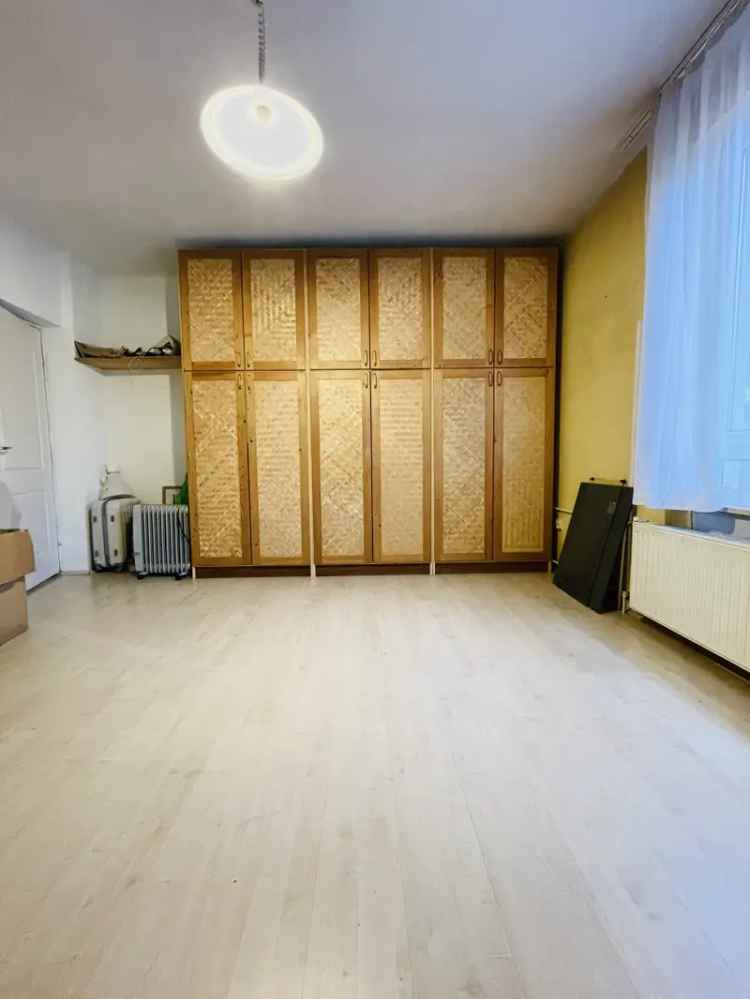Ház Kiadó , Pilisvörösvári járás, Közép-Magyarország