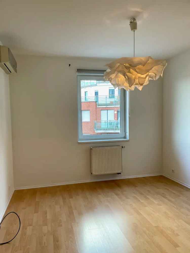 III Kerulet Lift Klimas Felujitott 60m2 2 Szobas Gepesitett Lakas Kiado