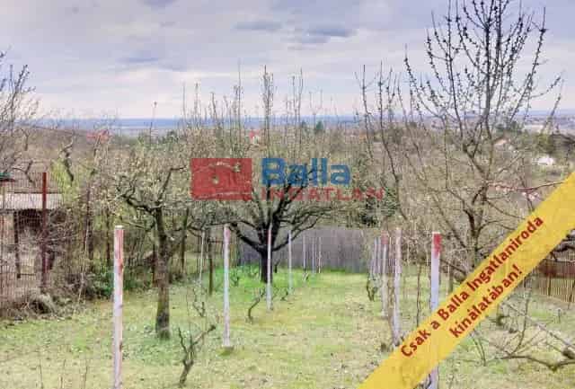 Kerepesi panorámás faház eladó 658 nm-es telken