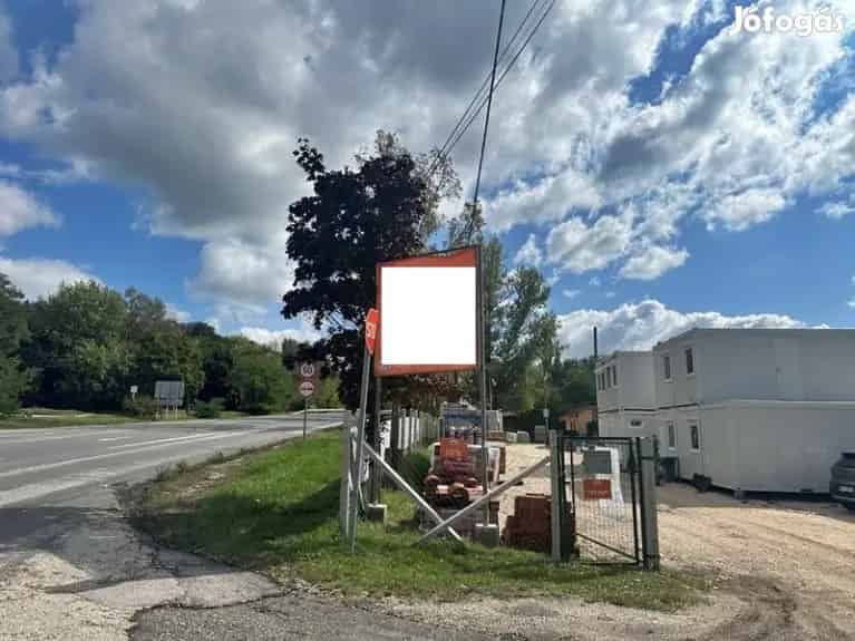 Telephely eladó az 1-es út mellett Tatabányán