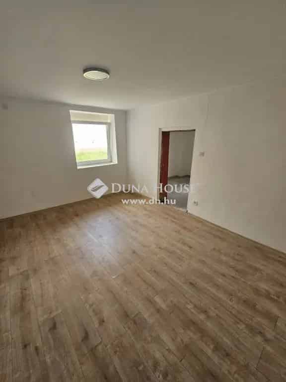Ház Eladó , Újpetre, Dunántúl