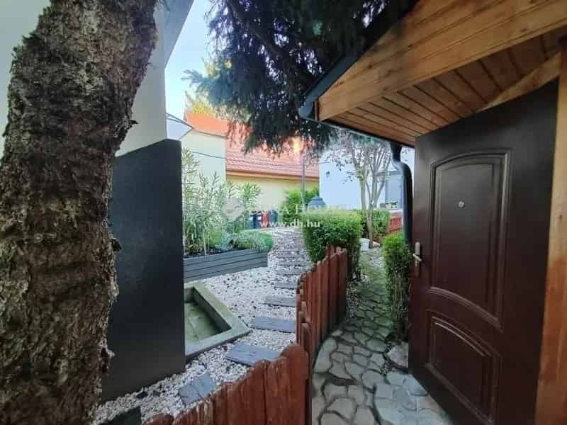 Ház Kiadó , Budapest, Közép-Magyarország