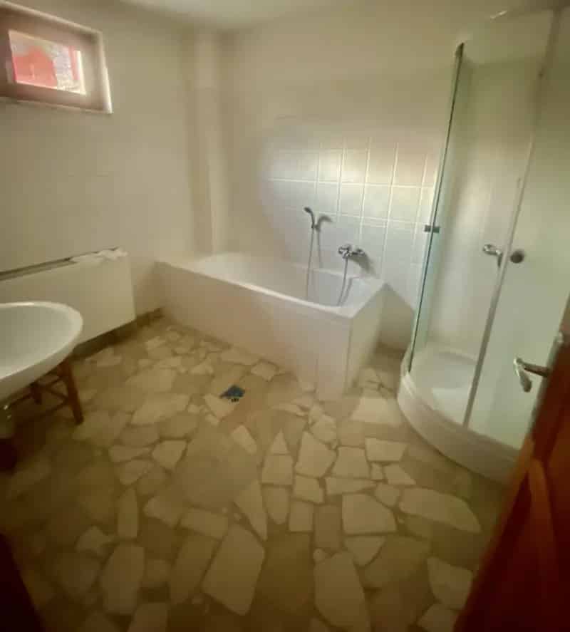 Ház Kiadó , Komáromi járás, Dunántúl