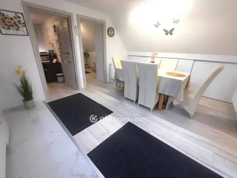 Ház Kiadó , Monori járás, Közép-Magyarország