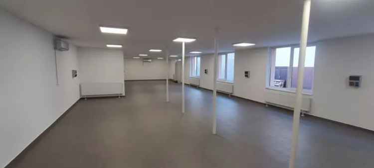 150m2-es Iroda Raktár Győr-Gyárvárosban Kiadó