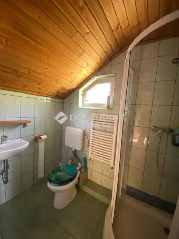 Ház Kiadó , Martonvásári járás, Dunántúl