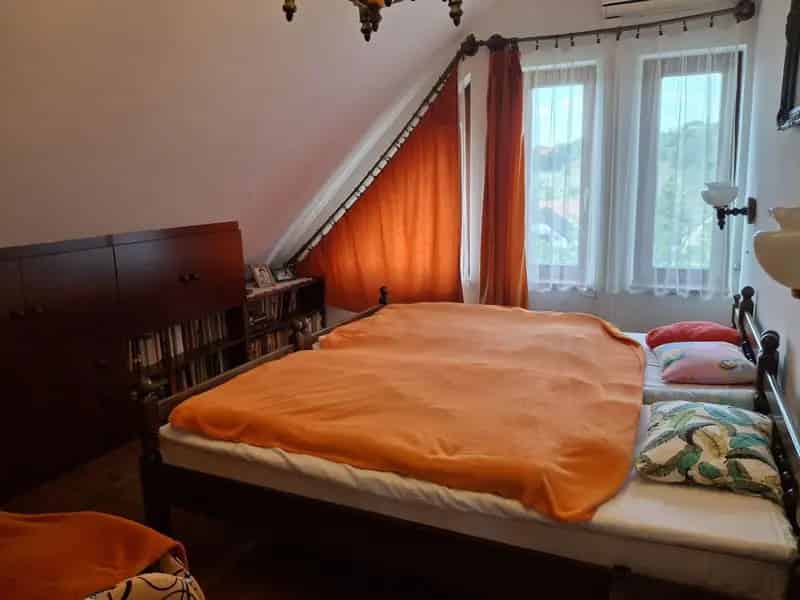 Ház Kiadó , Pécsi járás, Dunántúl