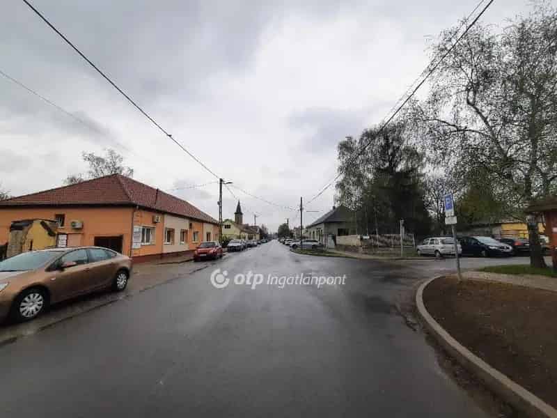 Telek Kiadó , Monori járás, Közép-Magyarország