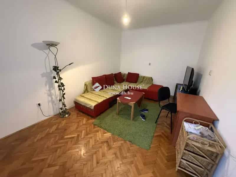 Lakás Eladó , 9, Mester utca, Budapest, Közép-Magyarország
