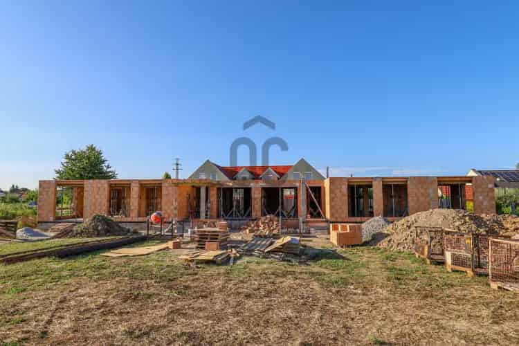 Soproni eladó újépítésű ikerház, U0048300