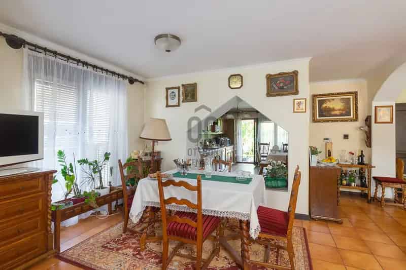 Ház Kiadó , Budapest, Közép-Magyarország