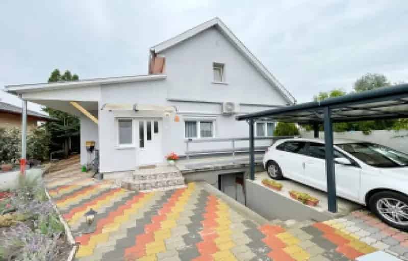 Ház Kiadó , Gödöllői járás, Közép-Magyarország