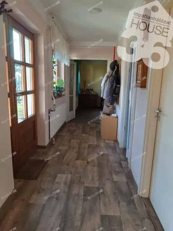 120m2-es 3 hálószobás családi ház eladó 14135m2 telekkel