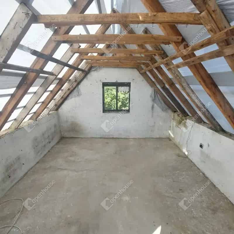 Ház Kiadó , Tatabányai járás, Dunántúl