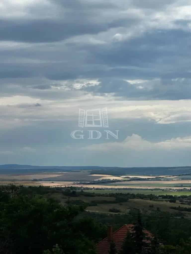 Telek Kiadó , Budakeszi járás, Közép-Magyarország