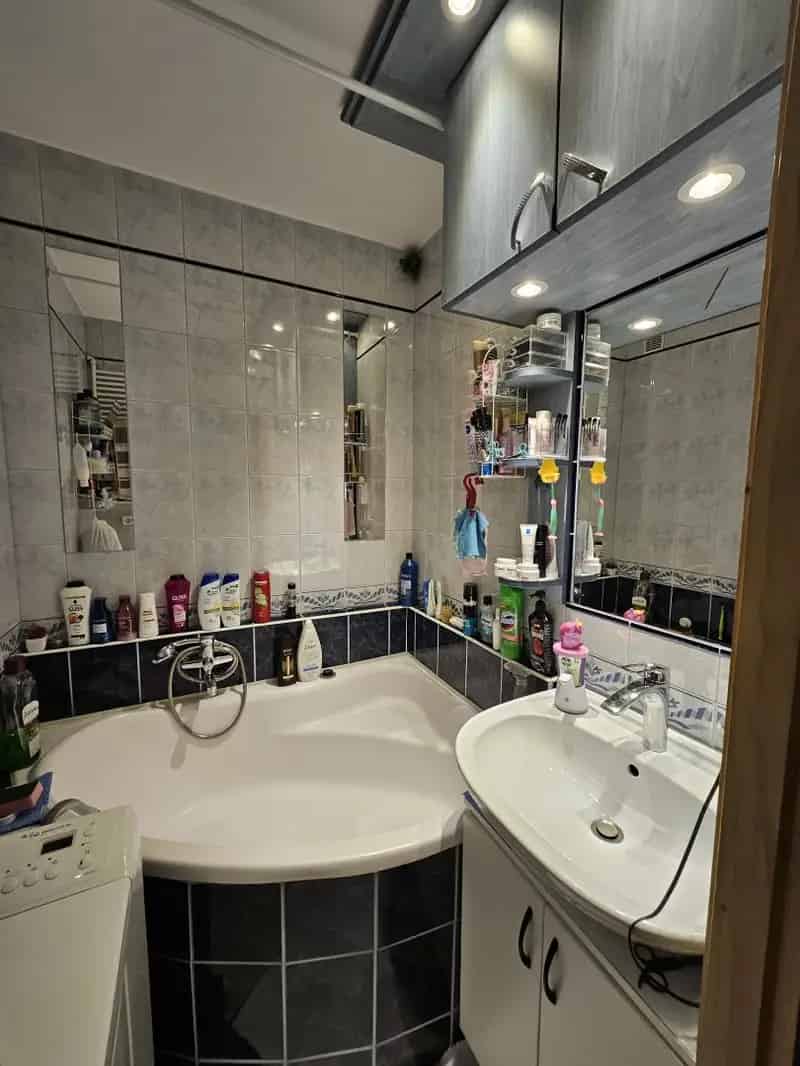 64 m2-es 2 1 szobás lakás eladó kiváló helyen