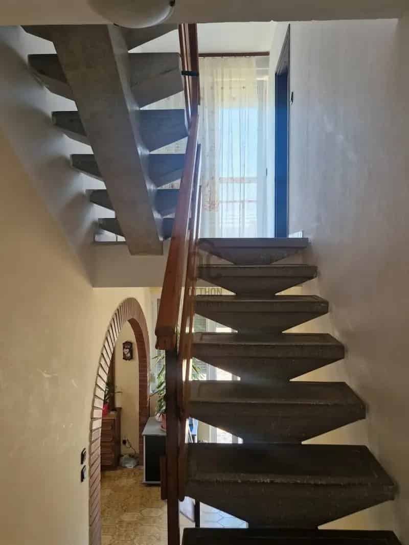 Ház Kiadó , Budapest, Közép-Magyarország