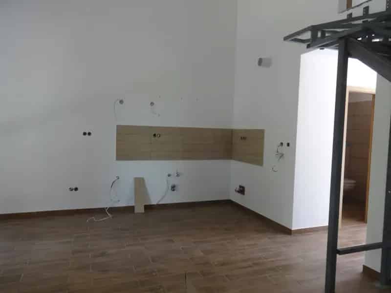 Ház Kiadó , Tiszakécske, Alföld és Észak