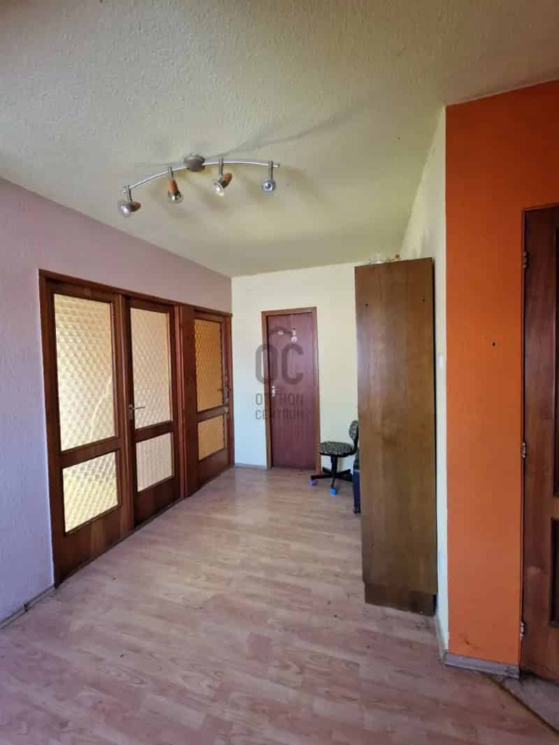 Ház Kiadó , Budapest, Közép-Magyarország