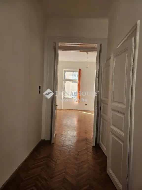 Ház Eladó , Budapest, Közép-Magyarország