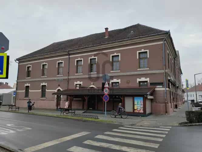 Abonyi elado kereskedelmi ingatlan UZ018225