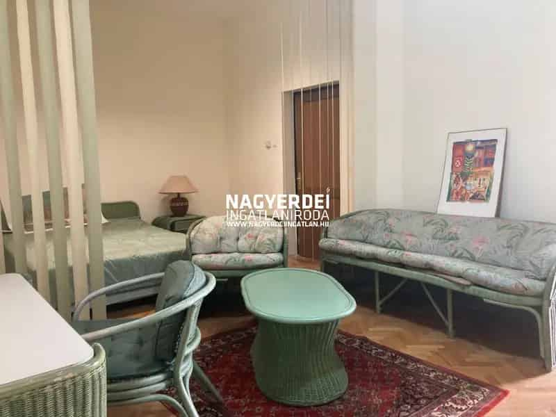 45 nm-es bútorozott házrész Debrecenben 2 autóbeállóval